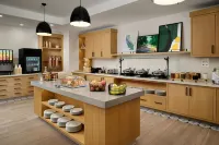 TownePlace Suites Ventura Oxnard - breakfast