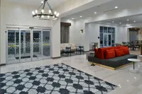 Hampton Inn & Suites Greensboro Downtown - parking