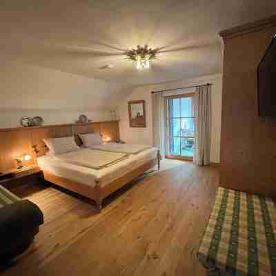 Frühholz—The Vacation Home, 5-Star "Waxenstein" Apartment in Grainau, Large Loggia Rooms