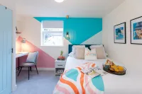 Stylish 5Bed,5 Bath House/On Street Parking/Garden - 2 Yıldız