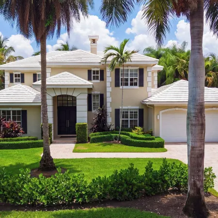 Beach Drive Estate by Avantstay Canal-Front Pool + Hot Tub + Private Dock Walk to the Beach