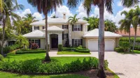 Beach Drive Estate by Avantstay Canal-Front Pool + Hot Tub + Private Dock Walk to the Beach - 4-Star