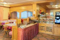 Residence des Alpes - breakfast