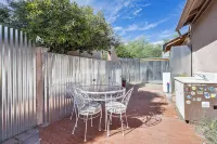 Walk to University & 4th Ave: Tucson Studio - Condos