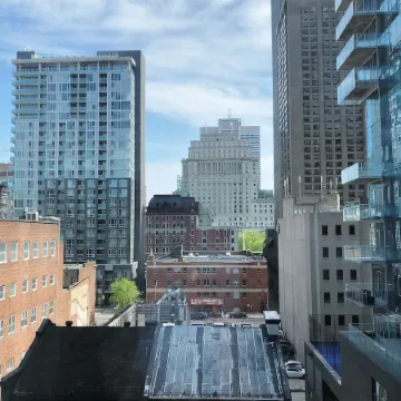 Novotel Montréal Centre Отели рядом с достопримечательностью «Кинотеатр Экс-Сентрис»