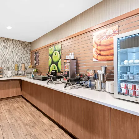 La Quinta Inn & Suites by Wyndham Logan
