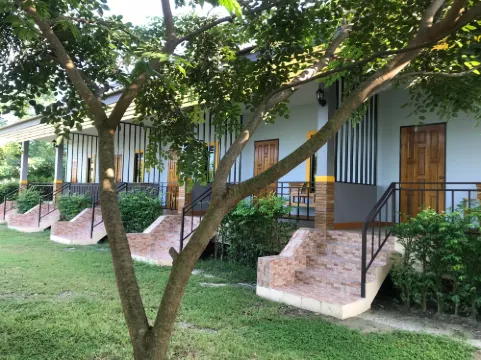 桑同海灘度假村