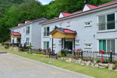 Jeongseon Ttobagi Condo Pension