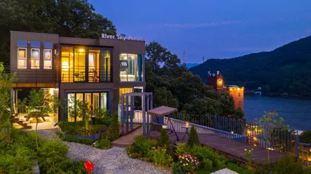 Gapyeong River Sky Pension Отели рядом с достопримечательностью «Edelweiss»