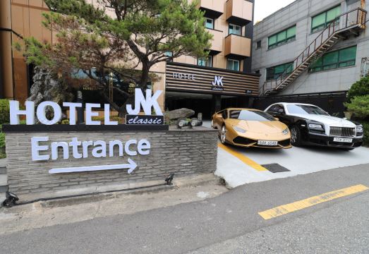 호텔 객실 내부