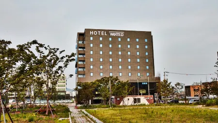 Hotel Wanted