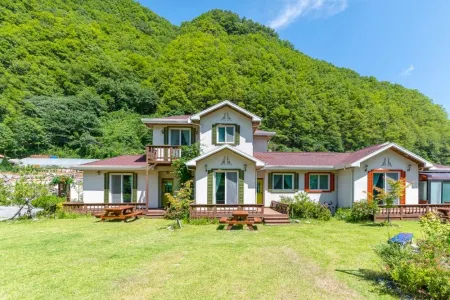 Danyang Macarong Pension Отели рядом с достопримечательностью «Guinsa Temple»