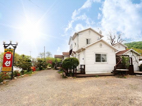 강화도 해오름빛펜션의 아름다운 외관