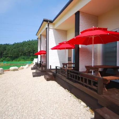Gangneung Tyche House Pension Отели рядом с достопримечательностью «Музей Тэгваллён»