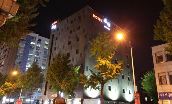 Hotel Myeong Jak