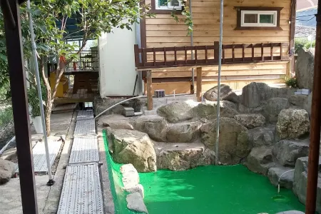 Mungyeong Riverside Healing Pension Отели рядом с достопримечательностью «Mungyeong Saejae»