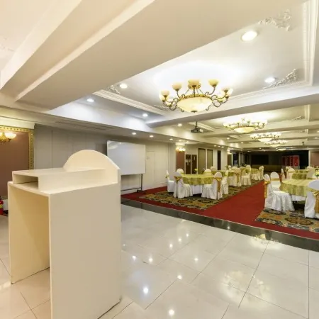 Prime Tourist Hotel