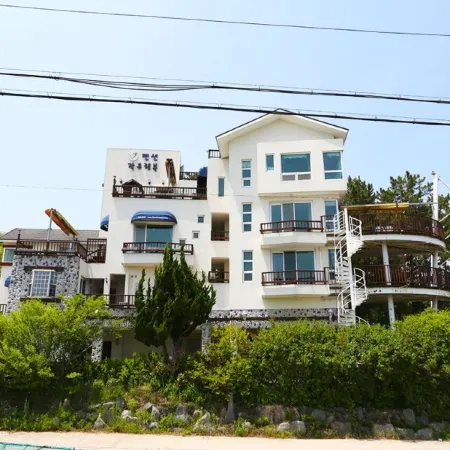 Pohang Small Happy Pension