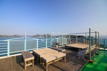 Tongyeong Wave Sound Pension Отели рядом с достопримечательностью «Skyline Luge Tongyeong»