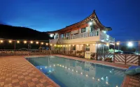 Tongyeong Happy Sea Pension - Pools
