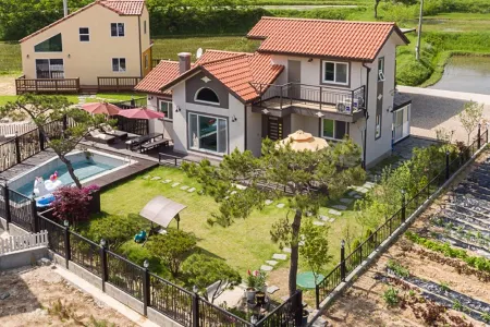 Yangpyeong Tree Scent Pension Отели рядом со станцией Yongmun Station