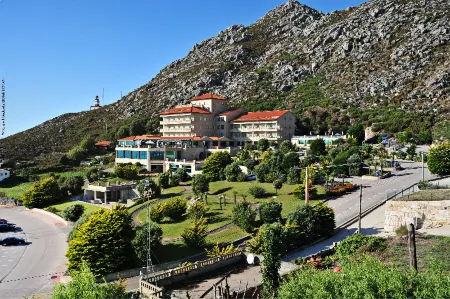 Talaso Atlántico Отели рядом с достопримечательностью «Castelo de Monterreal»