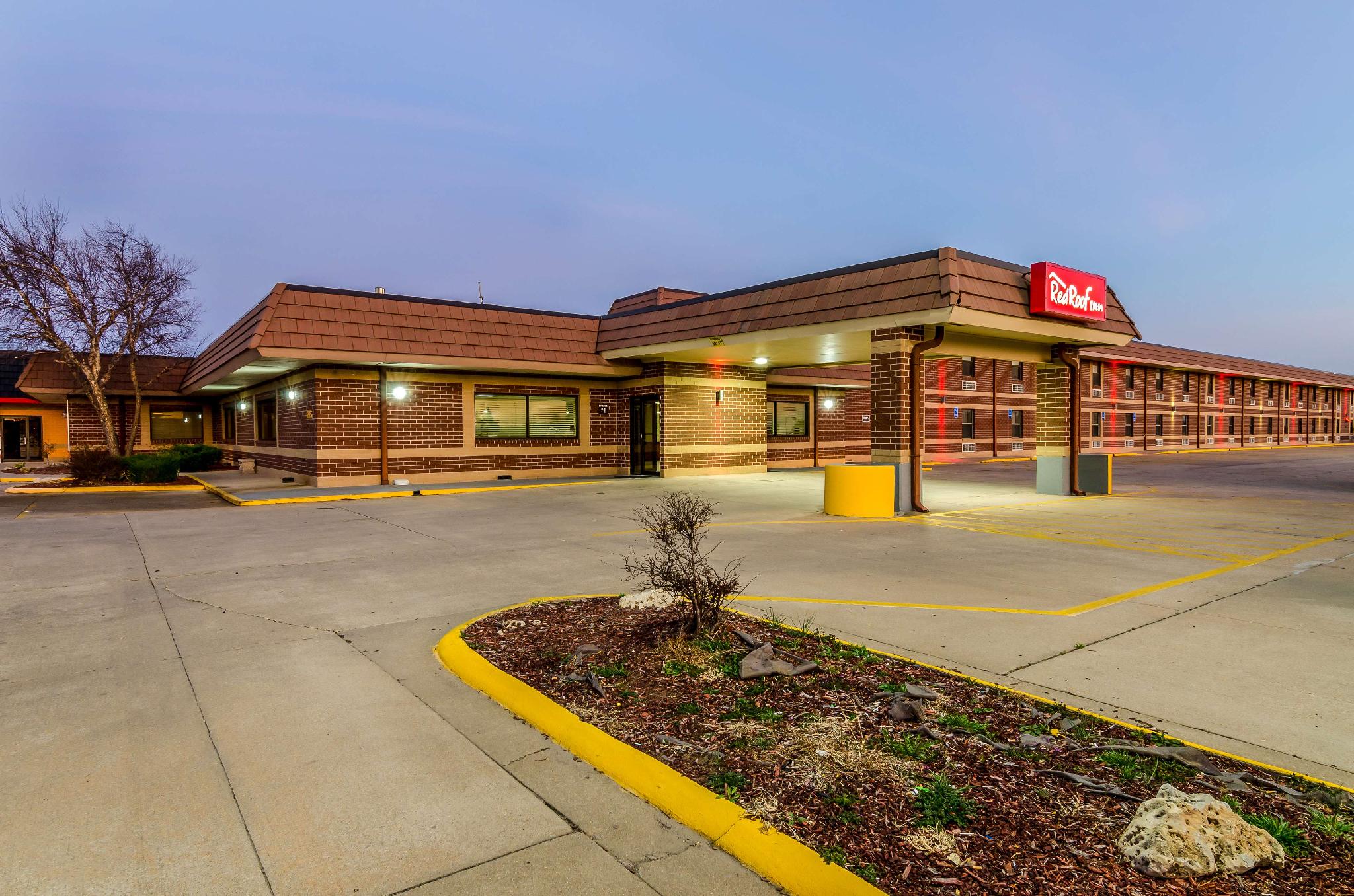 Red Roof Inn & Conference Center Wichita Airport