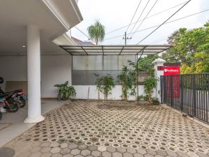 RedDoorz Syariah near Gajayana Stadium Malang