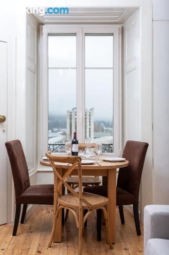 Apartment with Mountain View