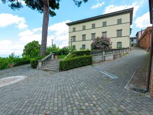 Typical Tuscan Flat with Swimming Pool and Air Conditioning