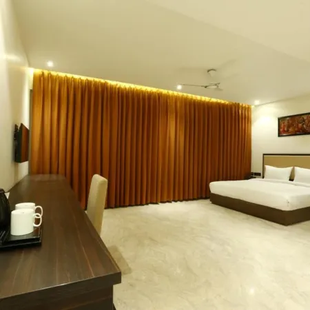 Centrum Hotel by Brijwasi