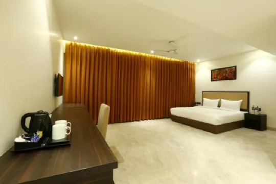 Centrum Hotel by Brijwasi