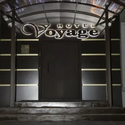 Mini Hotel Voyage Hotels near Artist Exposition Showroom