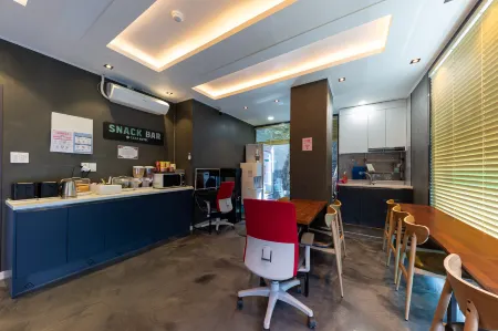 Seosan Hotel Zaza Отели рядом с достопримечательностью «Beolcheon Auto Campground»