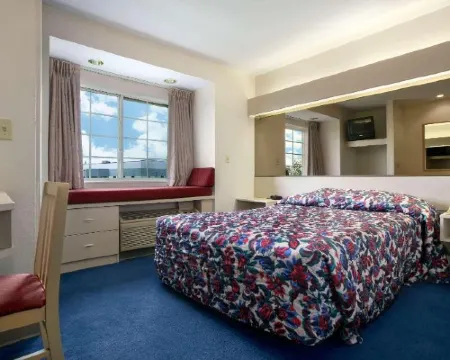 Microtel Inn by Wyndham Champaign Hotels in Champaign