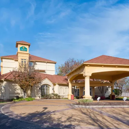 La Quinta Inn & Suites by Wyndham St. Louis Westport