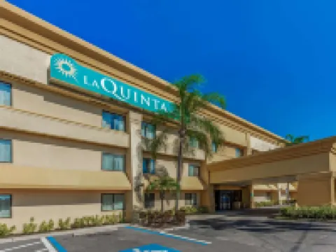 La Quinta Inn & Suites by Wyndham Tampa Brandon West Hotels in Tampa