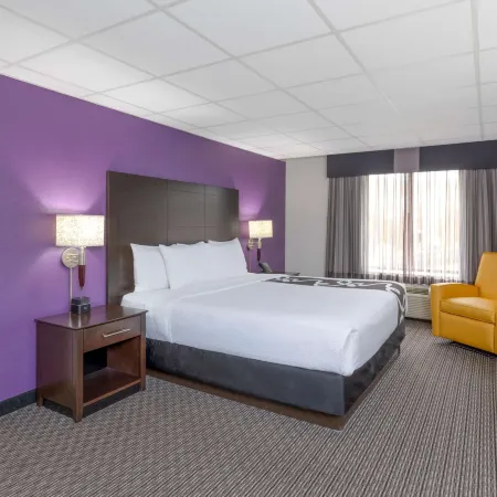 La Quinta Inn & Suites by Wyndham Clifton/Rutherford