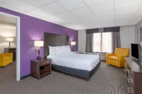 La Quinta Inn & Suites by Wyndham Clifton/Rutherford