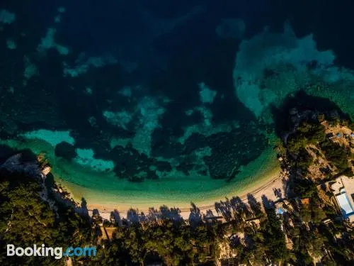 連接別墅穆斯卡拉斯,距離海灘200米