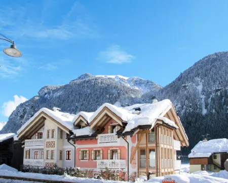 Giovanni (Cpo359) Hotéis em Mazzin