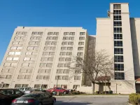 Holiday Inn NEWARK INTERNATIONAL AIRPORT by IHG Hotels in Newark