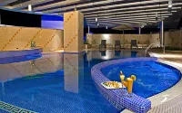 City Seasons Towers Hotel Bur Dubai - Pool