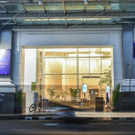 All Sedayu Hotel Kelapa Gading Отели рядом с достопримечательностью «Торговый центр Sunter Mall»