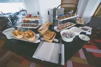 Mandarina Colombo - breakfast