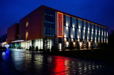 Gopark Hotel Hotels near Renus