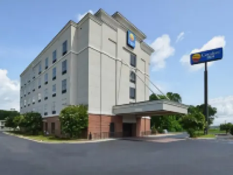 Comfort Inn & Suites Lumberton Central I-95 Hotels in Lumberton