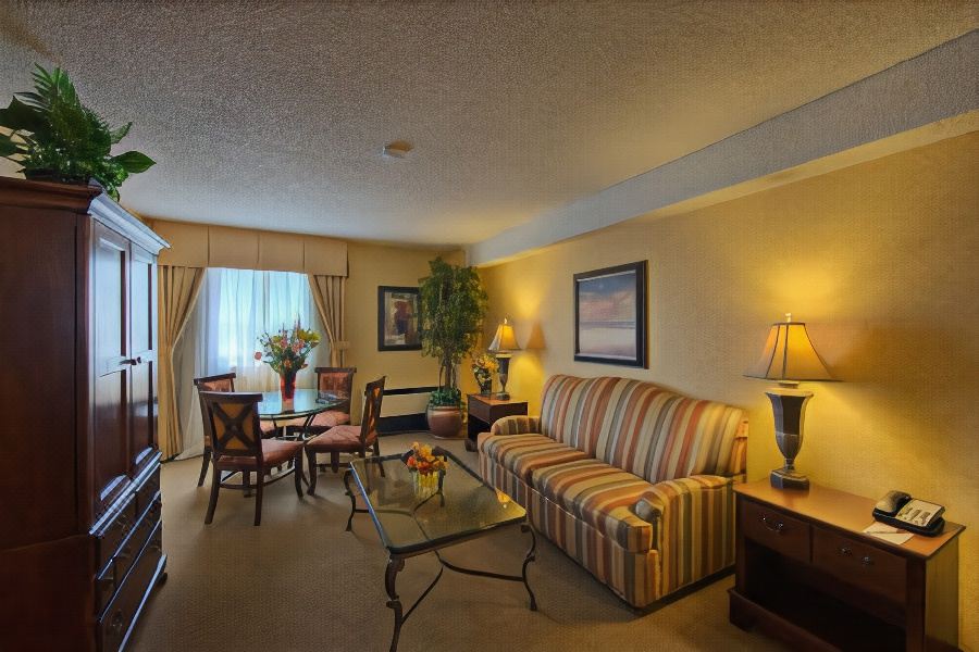 Crowne Plaza Denver Over view