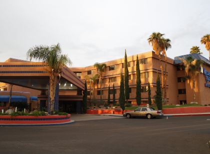 Ramada by Wyndham Viscount Suites Tucson East