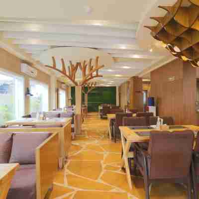Teeka Resort Suites & Spa Dining/Meeting Rooms